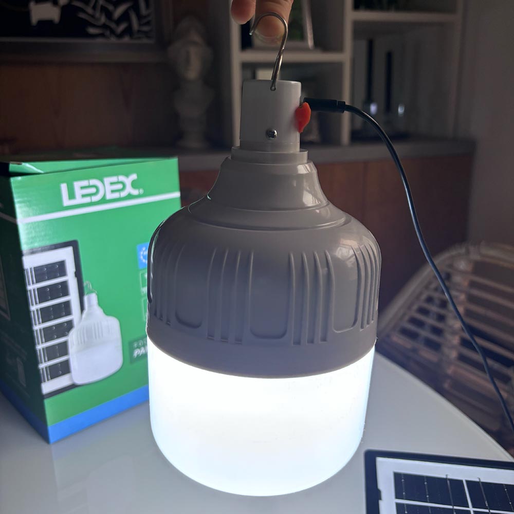 Foco led recargable de 36W 6500K con panel solar