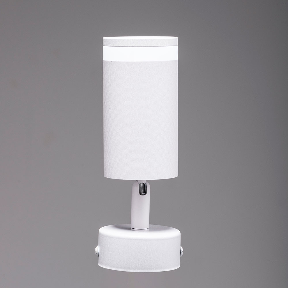 Spot sobrepuesto dirigible Derek blanco para foco GU10