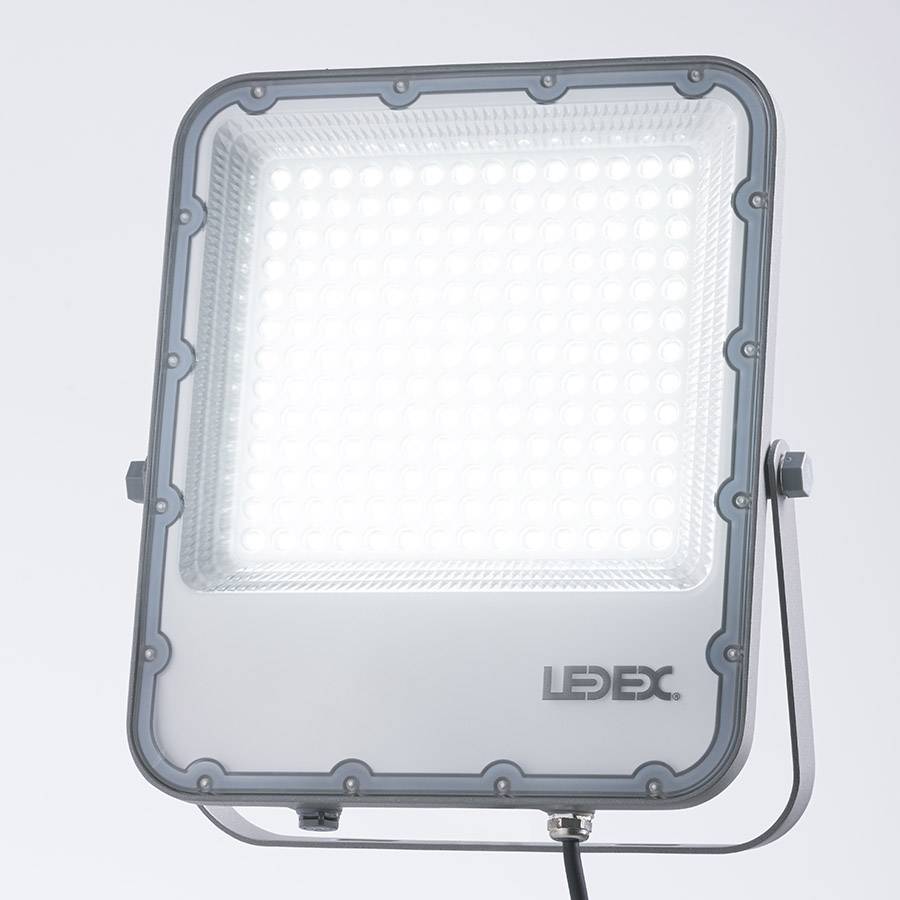 Proyector Led SMD 150W 18000LM 5700K FP>0.9 IK08 IP65