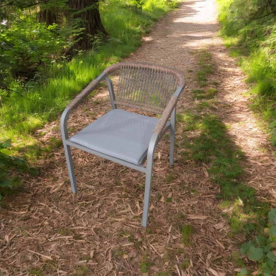 Silla de exterior con brazos Atlas de aluminio y polyrattan