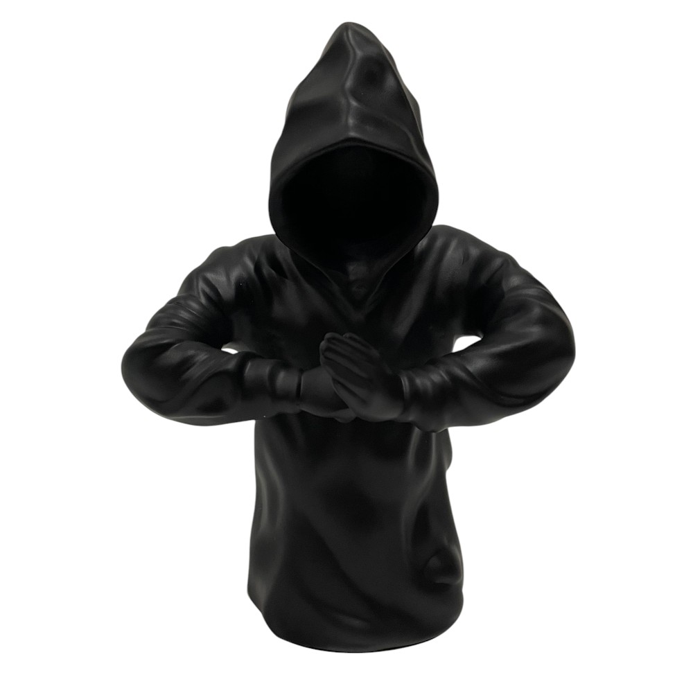 Figura Hombre Encapuchado de resina negra 25cm