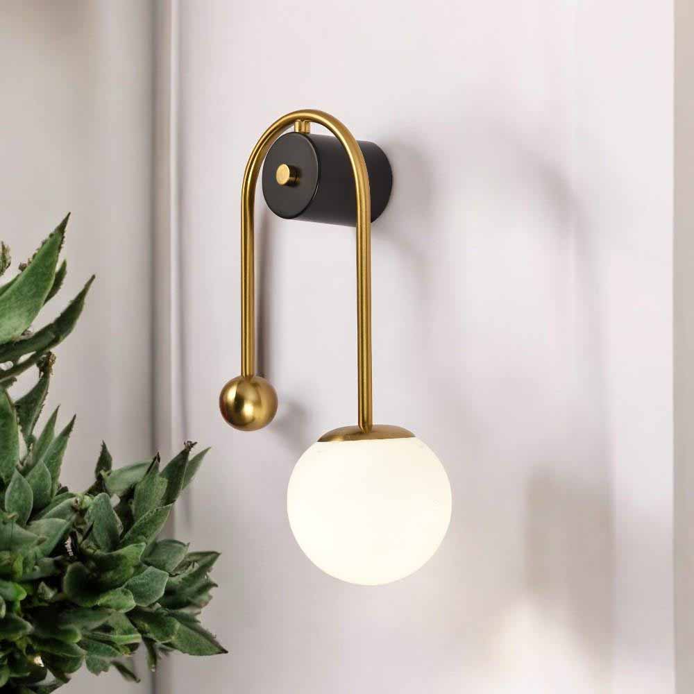 Lámpara de pared Archy con tulipa de vidrio blanco