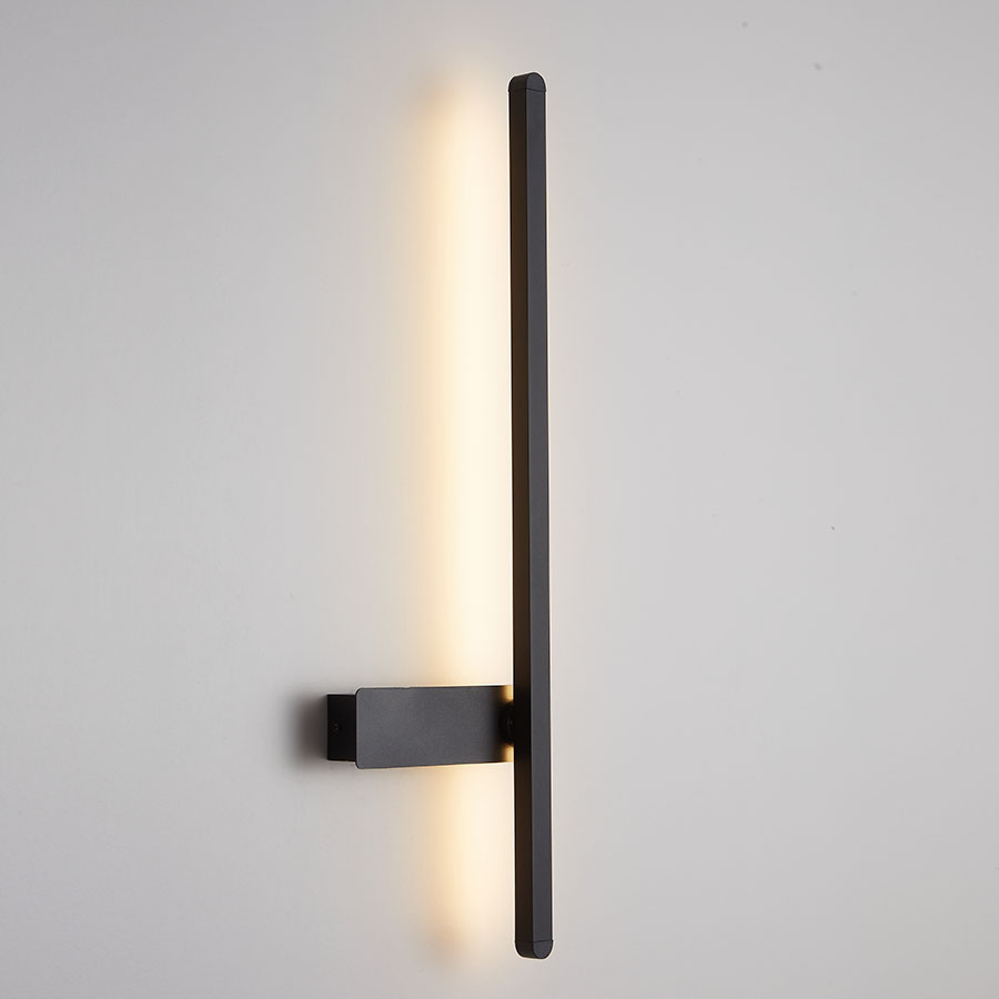 Lámpara led de pared Maxwell black con luz cálida 18W 62cm